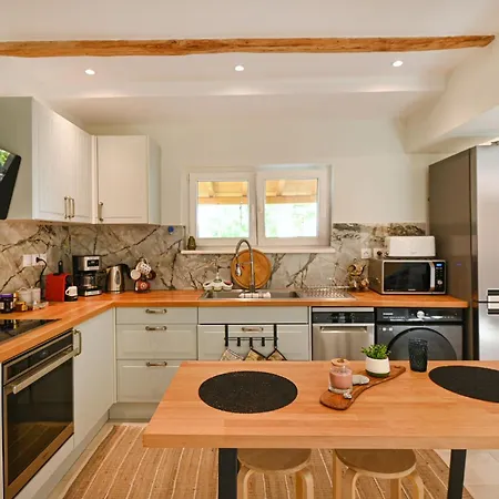 Villekulla فيلة Agnítsini